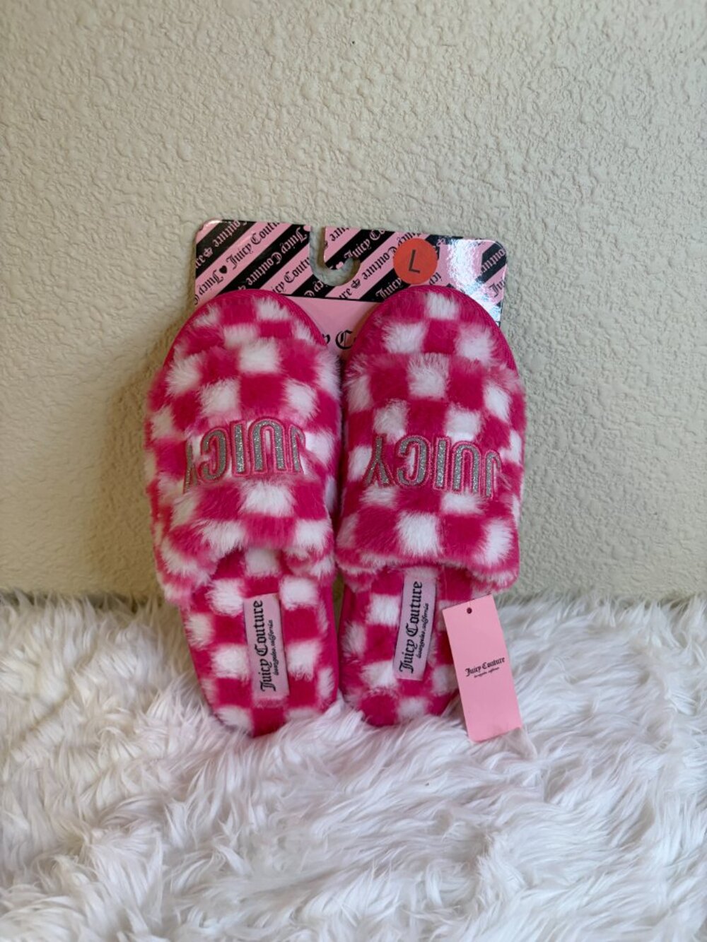 Juicy Couture Pink Checkered Faux Fur Slippers Logo Women's L 9/10 NWT
